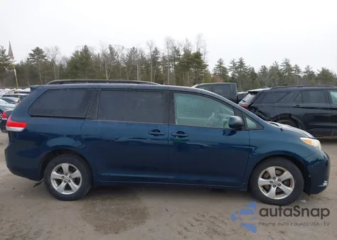 2011 Toyota Sienna Le V6 из США, поврежденный, VIN 5TDKK3DC2BS085514
